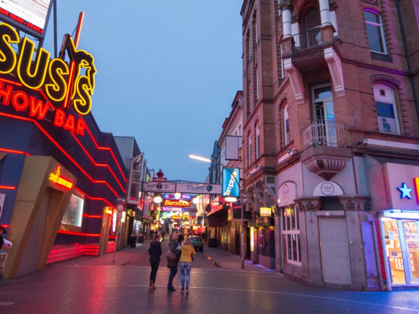 St. Pauli Tour: Drag-Attack with Barbie Stupid & Lee Jackson - Reeperbahn to Große Freiheit: your route through the famous streets