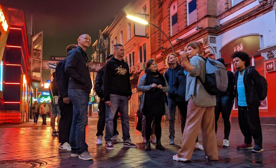 True Crime-Quiztour – kultige Tatorte & knifflige Fragen - How the true-crime quiz works while you walk