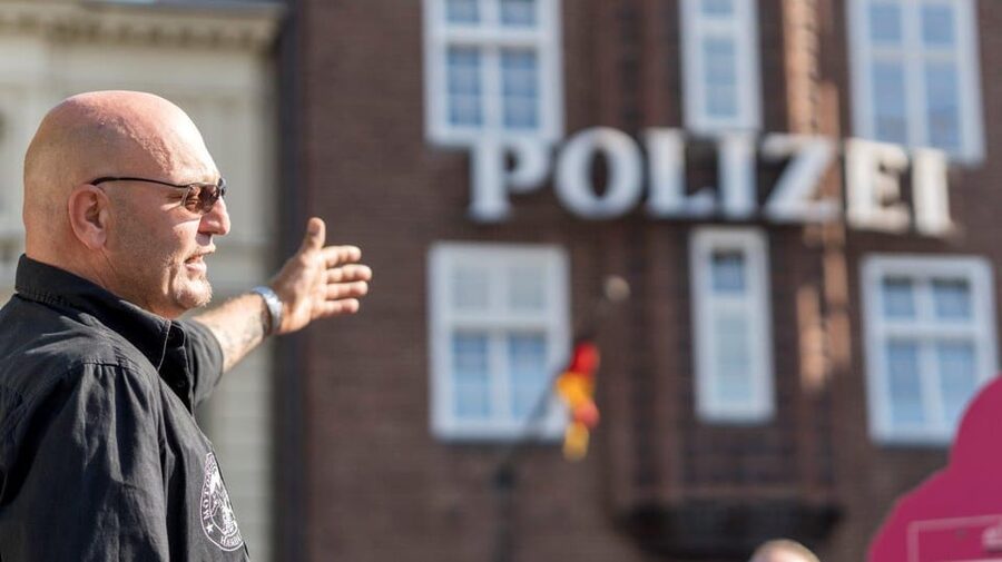 Uncle Jan's Neighborhood Tours - Why Uncle Jan’s St. Pauli Tour Feels Like a Local Walk